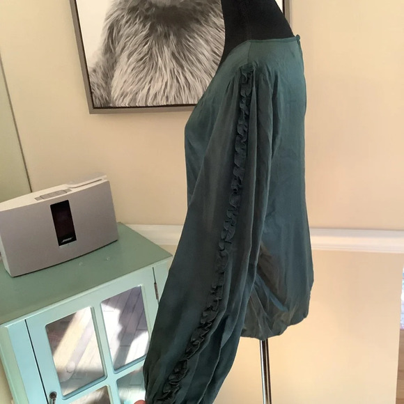 #272 NWT Nine Britton Green Long Sleeve Poet Sleeve Top Size Medium - Picture 4 of 12